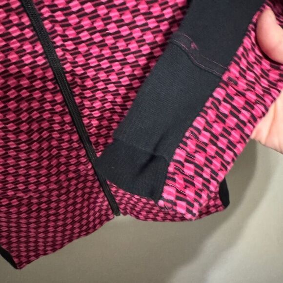 Lululemon scuba full zip magenta and black jacket size 6 - Picture 4 of 6